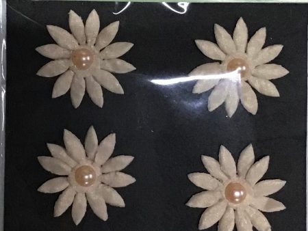 Craft Embellishment - daisy with pearl CM nude Online now