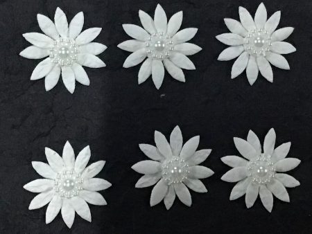 Craft Embellishment - small daisy with flower pearl N1 Online